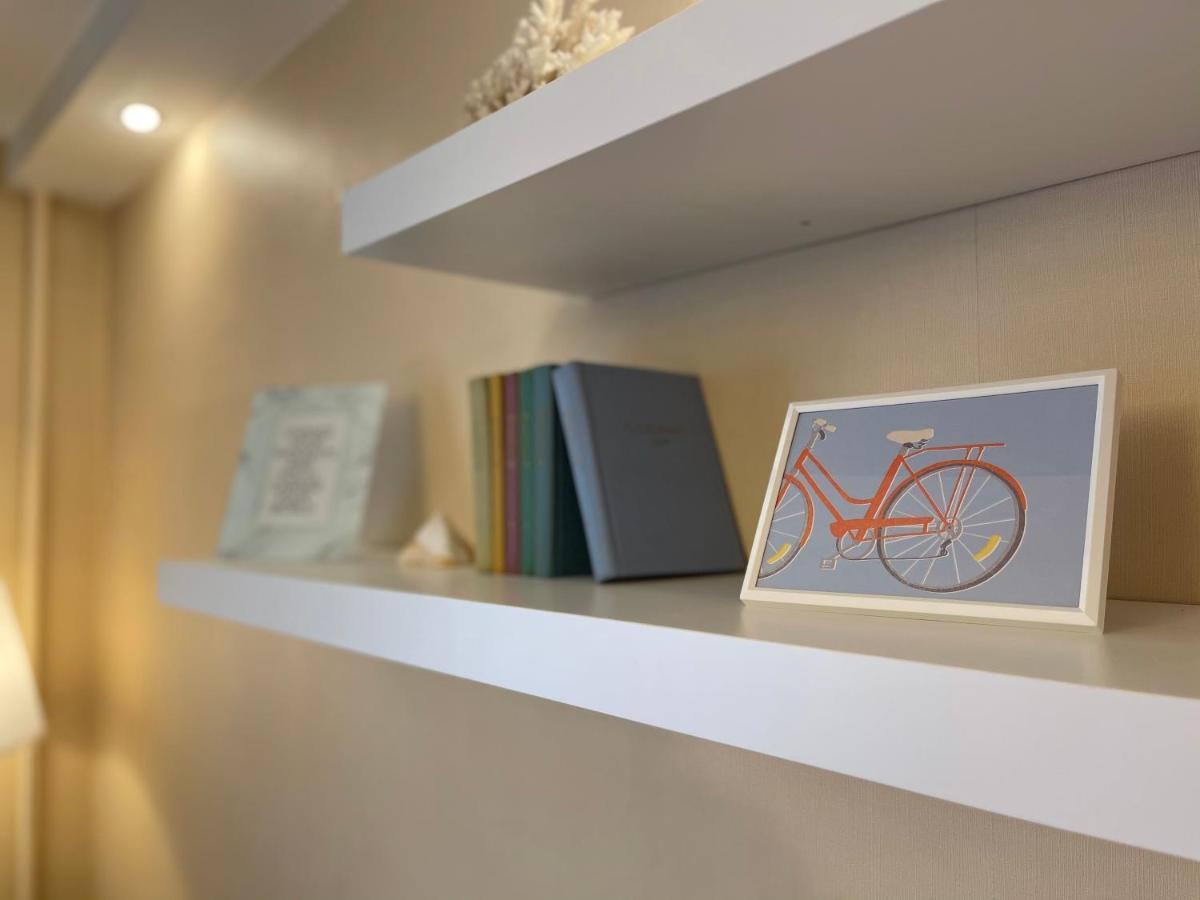 Cozy Home Apartment Lielvardes, Free Parking, Self Check-In Riga Esterno foto