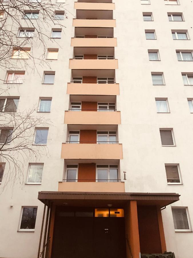 Cozy Home Apartment Lielvardes, Free Parking, Self Check-In Riga Esterno foto